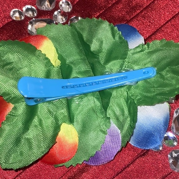 4/$20 Hawaïen Party accessories - Picture 3 of 6